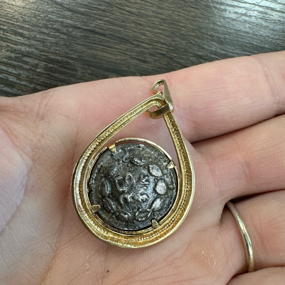 14K Yellow Gold Judean Bar Kokhba Revolt Coin Pendant - Picture 4 of 16
